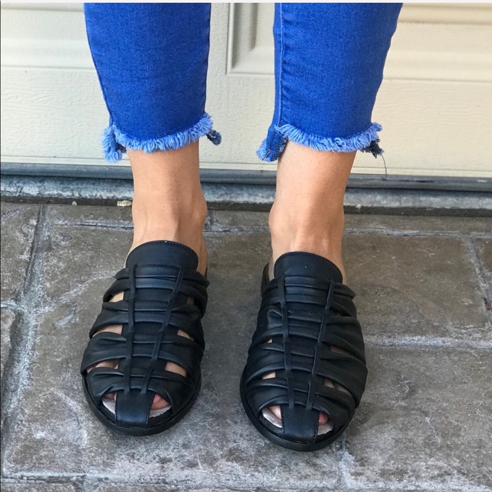 Soft Leather Woven Closed Toe Slip On Mules - Picture 3 of 3
